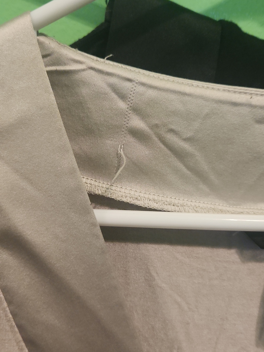 2 Geometric Shape Tops - Picture 6 of 10